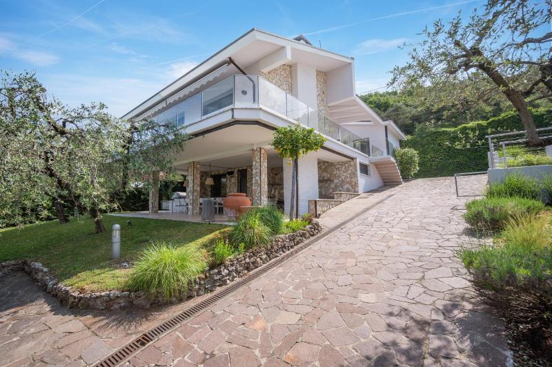 VillasGarda - Villa Lorena Carbona