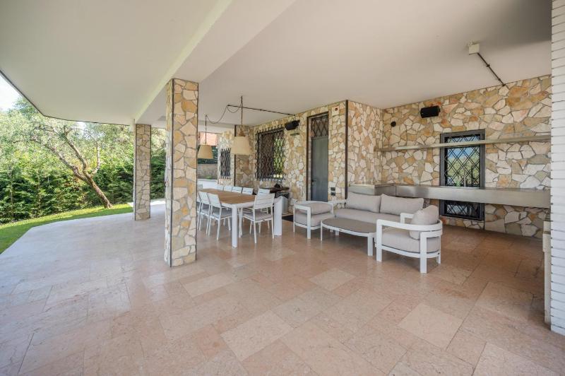 VillasGarda - Villa Lorena Carbona