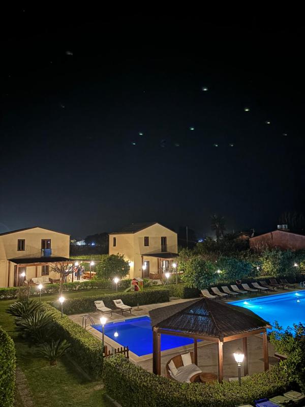 Ville dell'Eden con 9 camere da letto in 6 unità abitative