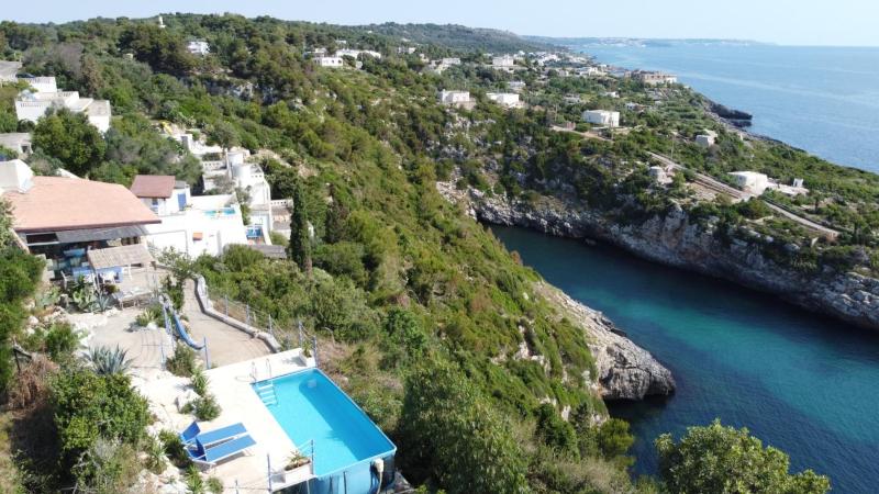 VILLE GIRASOLI "VILLA NELLA BAIA" with PRIVATE SWIMMING POOL