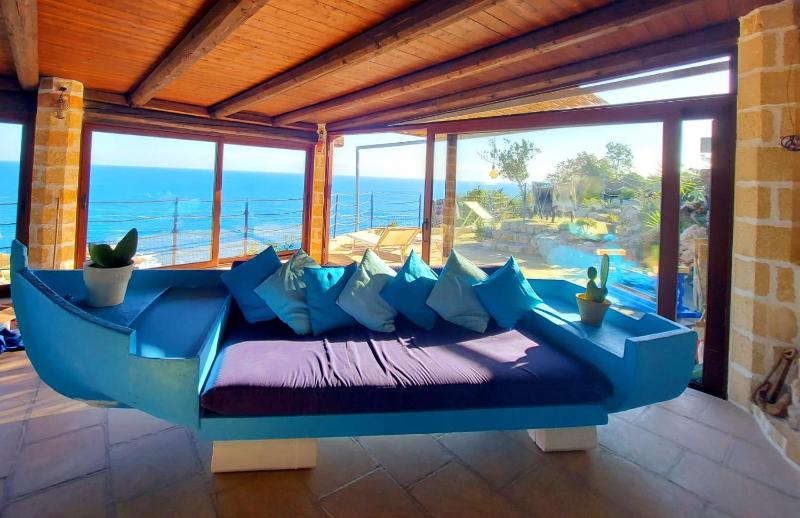 VILLE GIRASOLI "VILLA NELLA BAIA" with PRIVATE SWIMMING POOL