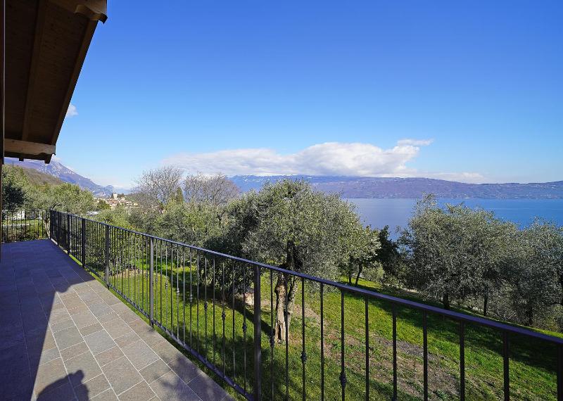 Ville in uliveto vista lago - VILLA LECCINO