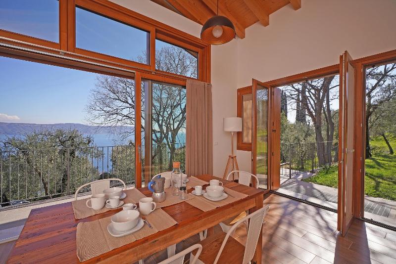 Ville in uliveto vista lago - VILLA LECCINO