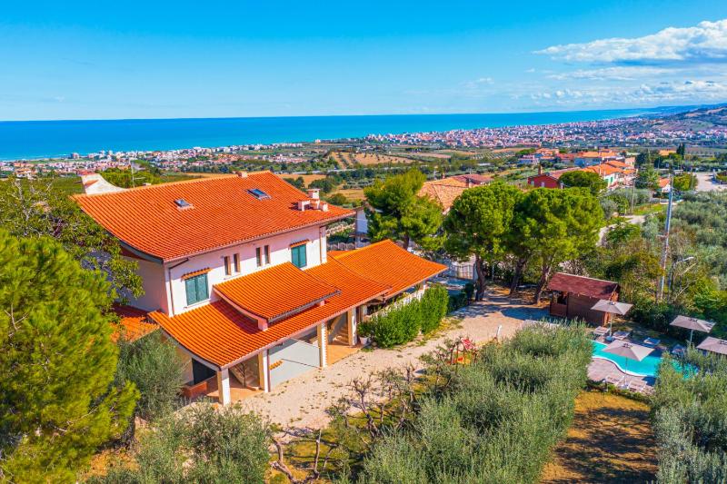 Vista Allegra Pagoda - Villa con piscina