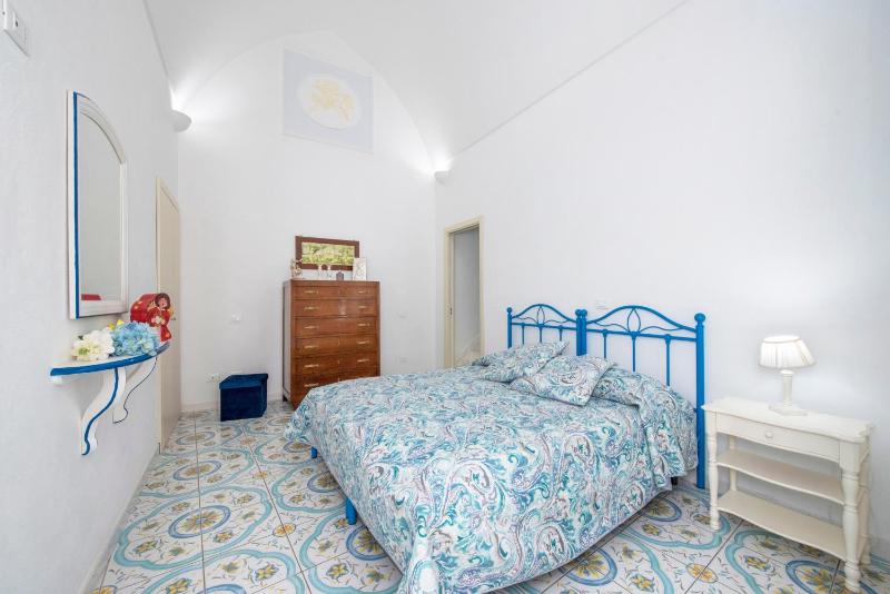 Wonderful villa with swimming pool overlooking the sea, 200 steps from the road