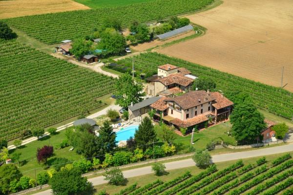 Agriturismo Ai Vigneti - agriturismo con piscina in Lombardia
