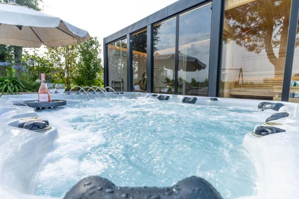 Agriturismo Colle Dei Pivi - agriturismo con piscina in Lombardia Agriturismo Colle Dei Pivi - agriturismo con piscina in Lombardia