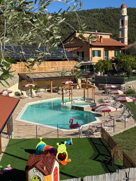Agriturismo Gli Ulivi - agriturismo con piscina in Liguria Agriturismo Gli Ulivi - agriturismo con piscina in Liguria