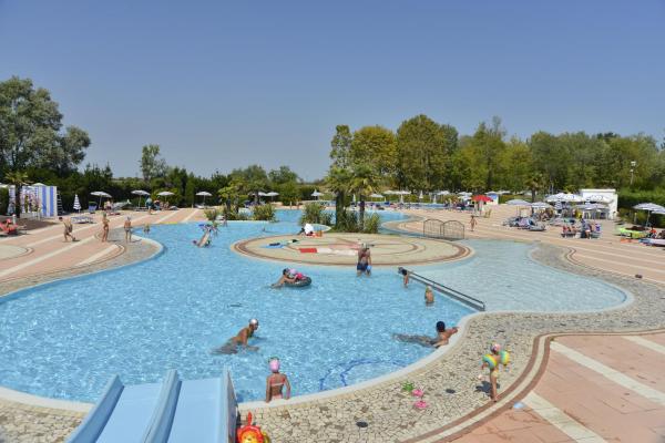 Albatross Mobile Homes on Camping Laguna Village - camping con piscina in Veneto