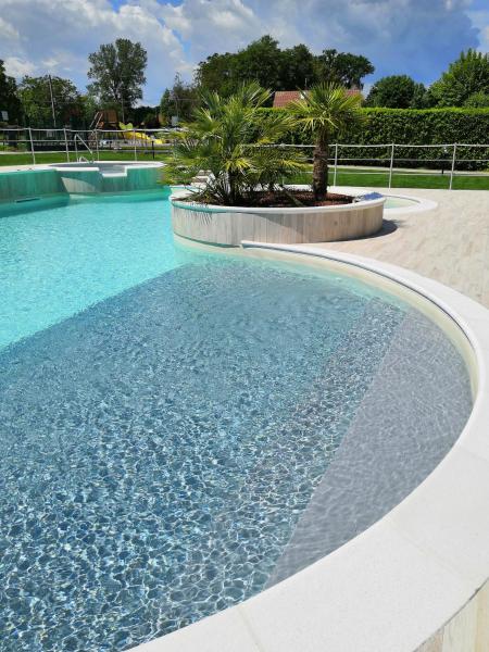 Camping Rose - camping con piscina in Piemonte