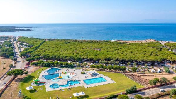 Camping Village Baia Blu La Tortuga - camping con piscina in Sardegna