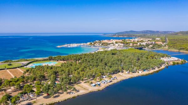 Camping Village Laguna Blu - camping con piscina in Sardegna