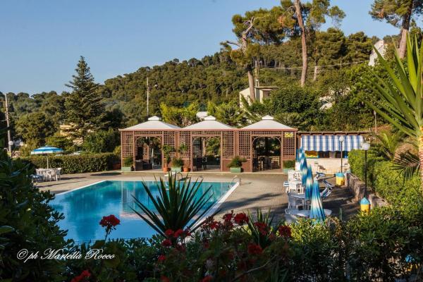 Camping Villaggio Internazionale - camping con piscina in Puglia