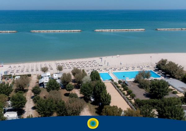 Club del Sole Le Mimose Family Resort - camping con piscina in Marche