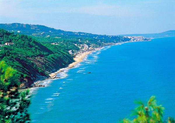 Happy Camp mobile homes in Camping Villaggio Internazionale - camping con piscina in Puglia