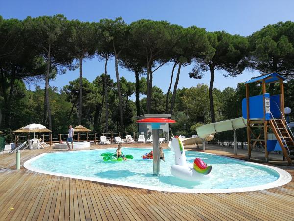 Piomboni Camping Village - camping con piscina in Emilia-Romagna
