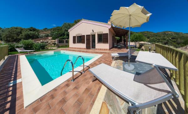 Villa Ara - villa con piscina privata​ in Sardegna