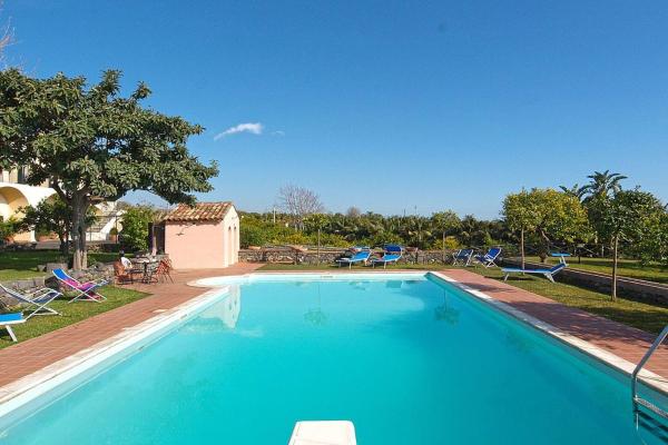 Villa Praiola - Exclusive seafacing mansion with pool and Jacuzzi - villa con piscina privata in Sicilia Villa Praiola - Exclusive seafacing mansion with pool and Jacuzzi - villa con piscina privata in Sicilia