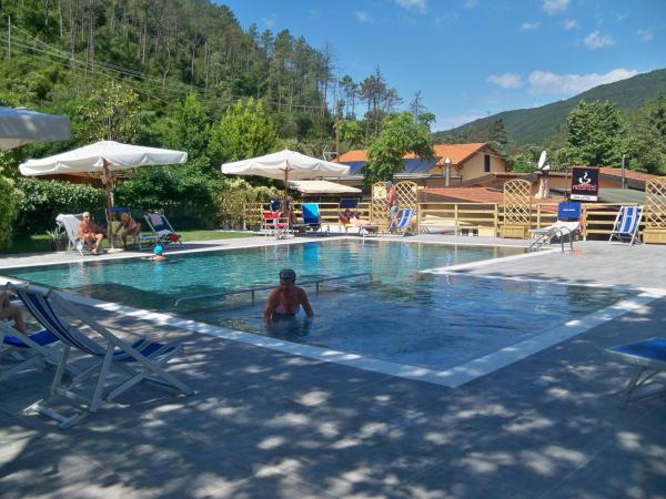Villaggio Camping Valdeiva - camping con piscina in Liguria