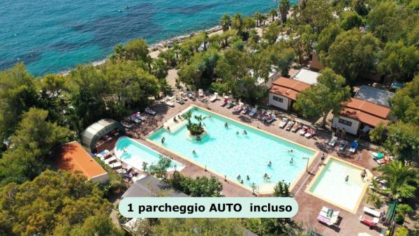 Villaggio Dei Fiori - camping con piscina in Liguria